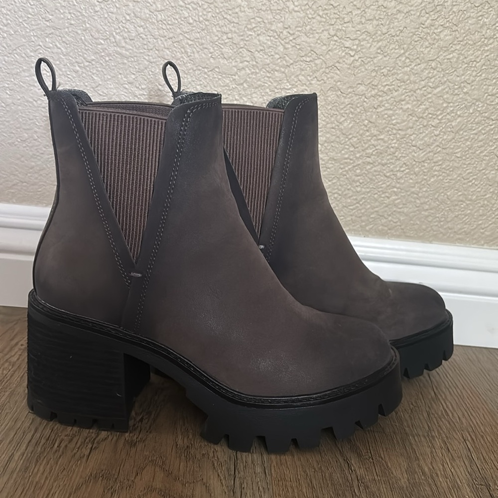 MIA boots
